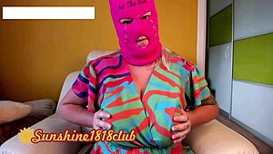 Îți arăt țâțe mari la webcam!