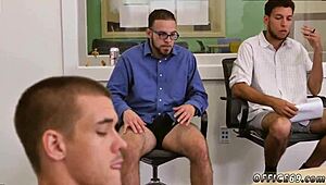 Sexo gay chico negro desnudo con chico guapo en ropa interior