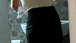 Cory and Melanie scissoring in a threesome