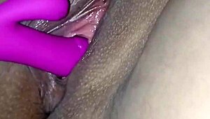 Me masturbo con algo de ayuda