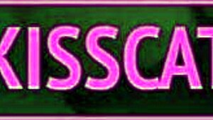 S2E2 Mamă Vitregă Îl Lasă Pe Fiu Să Împartă Patul Și Îl Masturbează Neașteptat De Tare