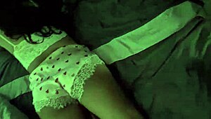 Antes De Irse A La Cama Mi Cachonda Hermanastra Disfruta Que Le Frote La Verga En Sus Enormes Nalgas Pero Olvid� El Cond�n Espero No Dejarla Embarazada!