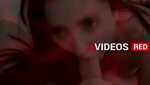 baixinha da bunda grande gosta de levar tapinhas