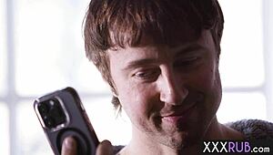 Hot teen masseuse Vanna Bardot surprises with blowjob after massage 😍