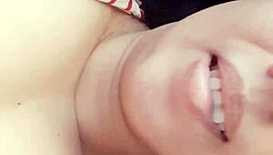 Im Hornycraft-Parodie kriegt unser Mädel goldenen Bikini vom Team