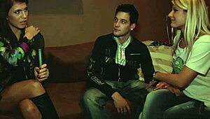 Wanna See a Hot 18yo Blonde Give a Quickie Blowjob and Ride Her Boyfriend? Join This Amateur Bedroom Cumshot Session Now!