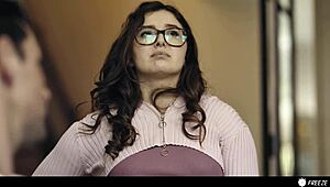 Wow! Buff Step Daddy Freezes Stepdaughter for Epic Orgasm!