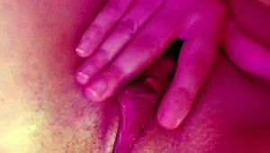 i love masturbaing this good pussy till she cums