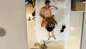 sexy latina couple fucks in motel, big tits bouncing during orgasm 😍