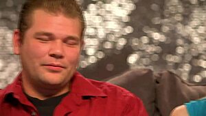 ג'ינג'יות סווינגריות מתכננות שלישייה פרועה לתבל פעולה קבוצתית חובבנית הלילה