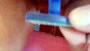 beautiful brunette demonstrates alternative masturbation technique 😏