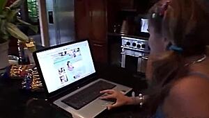 lesbian trio teens licked out in all-girl action!