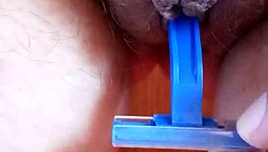 beautiful brunette demonstrates alternative masturbation technique 😏