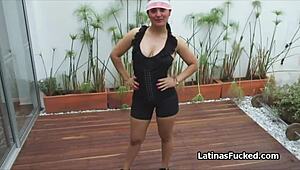 Volle Latijnse amateur Camila geneukt op casting