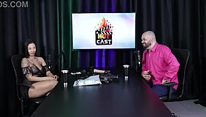 Hej, nie každá žena strieka ako táto, ale Paulo Avelarov priateľ ju vždy dokončí a nechá odísť! Pozri TIV Models na Sheer Red 😜