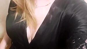 wife fingers pussy on camera for husband 😍