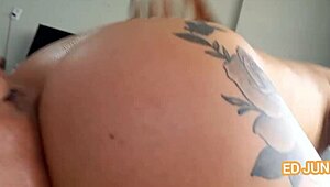 Novinha takes full anal from big cock 😍💦