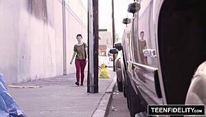 Звезда TeenFidelity Селестия Вега жёстко трахается с фейсалом