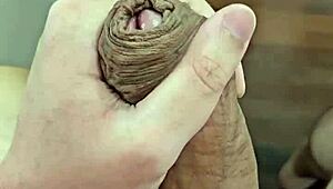 Amatör komşular sulu solo aksiyonda mastürbasyon yapıyor!