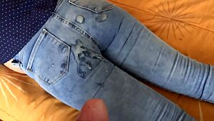 OMG, latin mom masturbates for stepson and takes cum on ass! 🔥