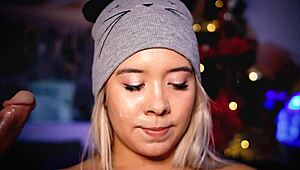 Colombian slut calls boyfriend for facial cumshot on webcam!