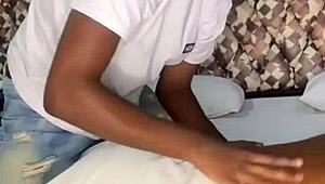 Swing House in Rio: Massaging the Couple with Intimate Touches