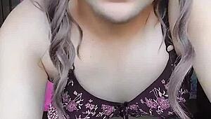 Twerking Big White Ass in Sissy Crossdresser Amateur Show