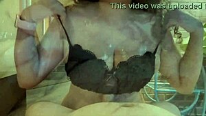 She Sucks It Before Fucking In The Jacuzzi!