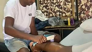 Swing House in Rio: Massaging the Couple with Intimate Touches