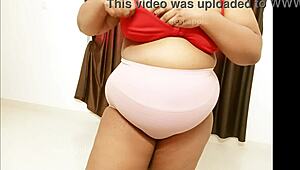 ¿quieres ver a esta sexy de tetas enormes?