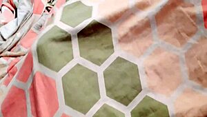 Que Rica Colombiana - Hijastra Culona Tetona Y Con Gran Coño Se Masturba En El Baño Y Luego Se Sigue Tocando En El Cuarto De Su Casa Real Casero Amateur