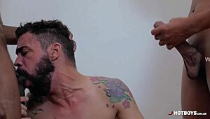 Os Dois Mega Dotados Arregaçaram Meu Cuzinho!