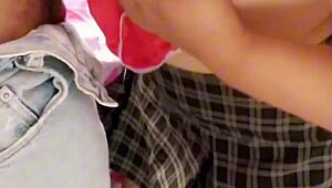 Porno estudiantes mi profe gustavo me ordena masturbarlo y sacarle la leche con mis tetas es su departamento después de clases