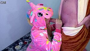 Me Cojo A Una Unicornio Bien Putita Y Me La Chupa Hasta Acabarle En Las Tetas