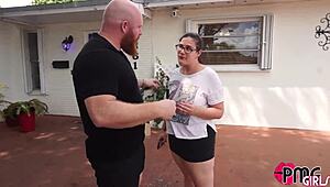 Holy Shit! Super Fan Vicki Verona Bangs Crush Thor Johnson!