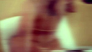 ديوث ابن عاهرة يورث الدياثة ويمارسها على زوجته