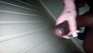 Pijat lembut kontol hitam gede