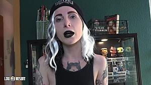 Exhibitionism challenge with lou nesbit and lia louise unfolds