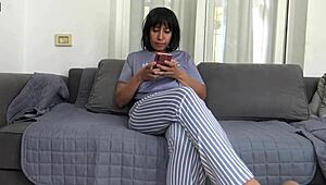 Rodzinna tabu rozwija się, gdy macocha zaprasza gejowskiego przyjaciela dla pasierba