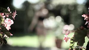 aku suka tetek anak saudara perempuan aku dalam threesome ni