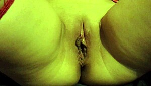 Sexy milf squirting from fingering orgasm?