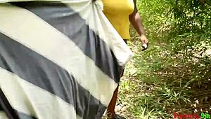 My bbw desi aunty Patricia 9ja craves outdoor fun. Neighbor joins for rough bush sex.