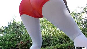 Vanessa cage shakes big ass on dick in pool