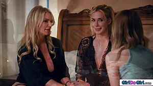 Stepmoms Teaching Teen 18+ How To Lick Pussy