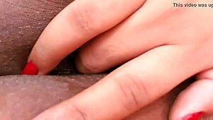 Buceta meladinha masturbating intensely