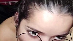 Acabei De Sair Do Banho E A White Moon Ja Veio De Boca No Pau Pra Levar Uma Gozada Na Cara