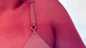 eu na academia fazendo cardio tirei camiseta fiquei de sutia tesao grande bucetinha molhadinha