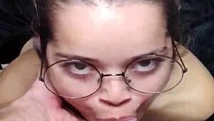 Acabei De Sair Do Banho E A White Moon Ja Veio De Boca No Pau Pra Levar Uma Gozada Na Cara