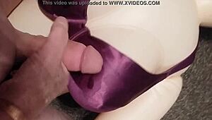 HANDJOB FUN WITH DOLLY