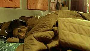 Enrique Gil and Liza Soberano Share Intimate Kiss